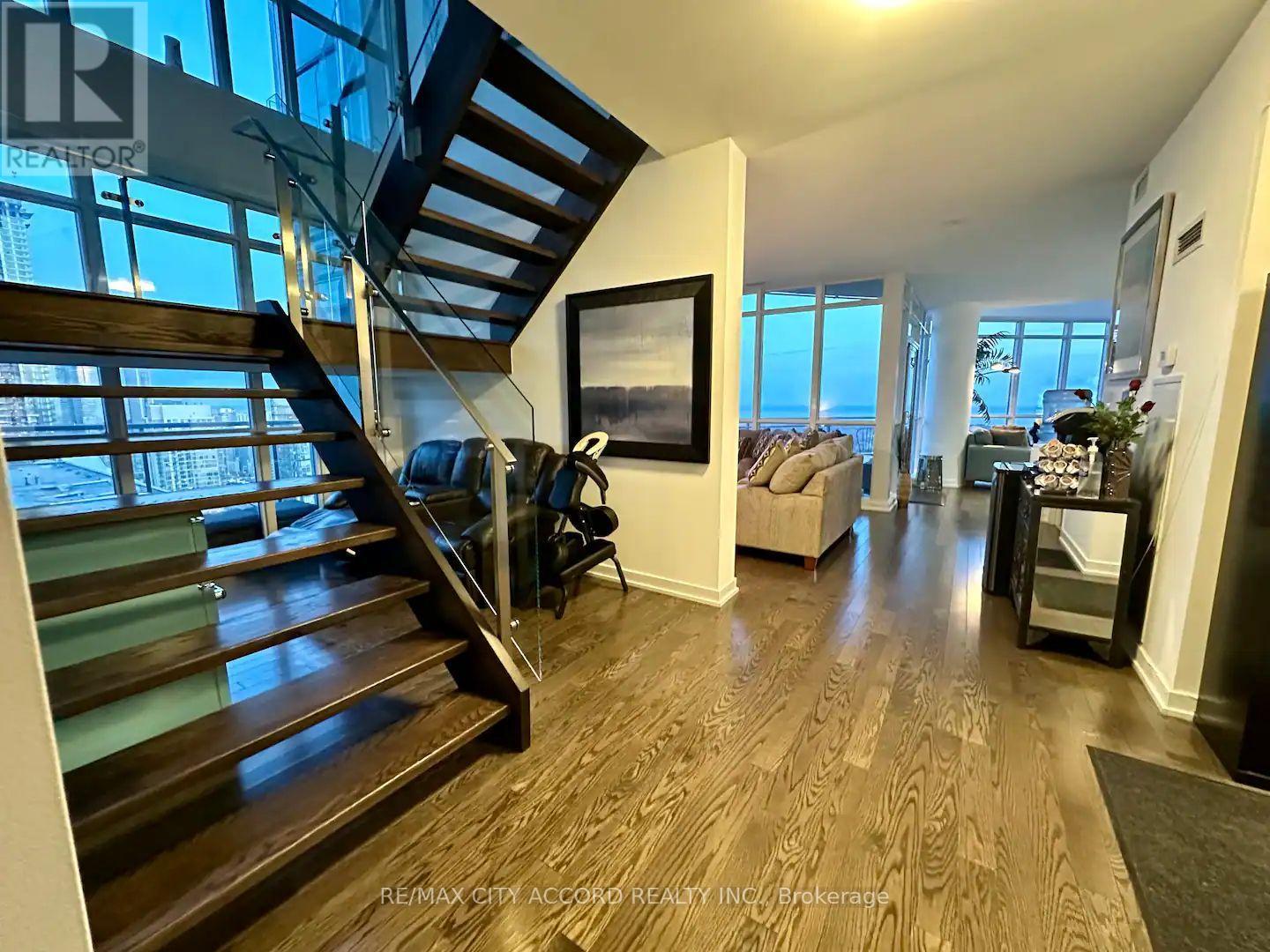 Ph 06 21 Iceboat Terrace