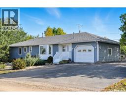 Dining room - 104 108 Lakeview Avenue, Manitou Beach, SK S0K4T1 Photo 2