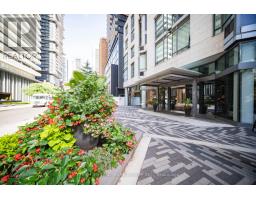 5202 45 Charles Street E, Image 3