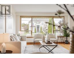 Foyer - 105 Crestwood Road, Vaughan, ON L4J1A7 Photo 3