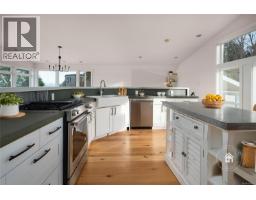 Bathroom - 7850 Shangri La Rd, Lantzville, BC V0R2H0 Photo 2