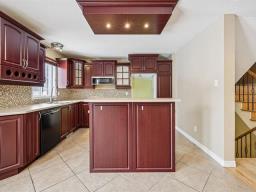 Kitchen - 64 Rue Mcelroy, Gatineau, QC J8R2T8 Photo 3