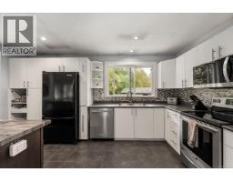 Living room - 3086 Shamrock Pl, Nanaimo, BC V9T2Z6 Photo 3