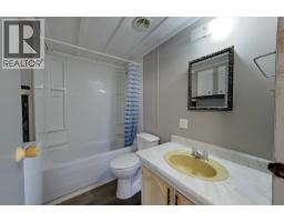 Kitchen - 32 1 Street, Kinuso, AB T0G1K0 Photo 4