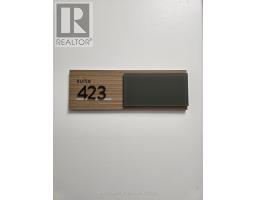 423 600 Dixon Road, Image 3