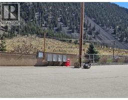 4354 Highway 3 Unit 112, Keremeos, BC V0X1N1 Photo 4