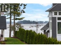 Kitchen - 1857 Mcmicken Rd, North Saanich, BC V8L5S5 Photo 3