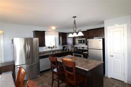 Living room - 73 Rue Simard Street, La Broquerie, MB R0A0W0 Photo 3