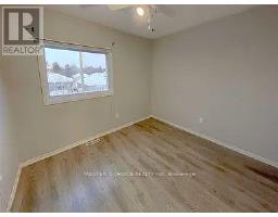 Primary Bedroom - 29 Drake Drive, Barrie, ON L4N8W3 Photo 4