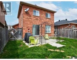 Bedroom 2 - 29 Drake Drive, Barrie, ON L4N8W3 Photo 5