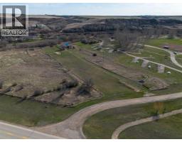 90 East Campground Road, Carbon, AB T0M0L0 Photo 2