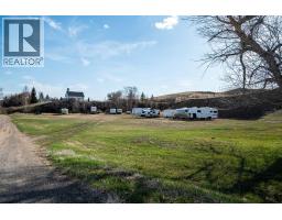 422 Elgin Avenue, Carbon, AB T0M0L0 Photo 5