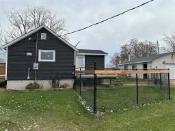 4pc Bathroom - 11 Annette Avenue, St Georges, MB R0E1V0 Photo 4