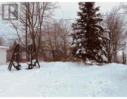 Family room - 64 Byng Avenue, Kapuskasing, ON P5N1W8 Photo 2