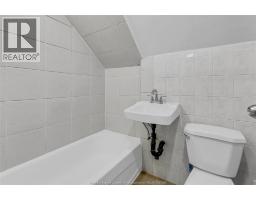 4pc Bathroom - 3230 Linwood, Windsor, ON N9C1P8 Photo 2