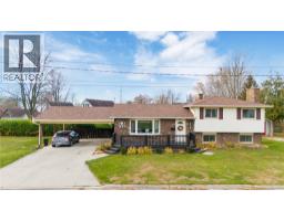 Laundry room - 671 Nelson Street, Wallaceburg, ON N8A4H5 Photo 3