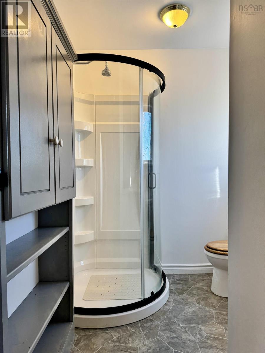 3759 East River East Side Road Road