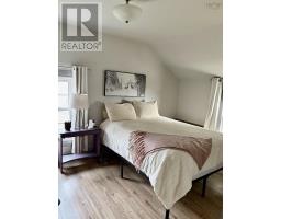 Bedroom - 800 Shore Road, Sydney Mines, NS B1V1A5 Photo 5