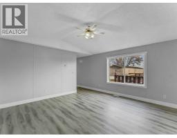 4pc Bathroom - 57 Maple Drive W, Brooks, AB T1R1J2 Photo 5