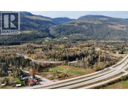 3785 Malakwa Road, Image 3