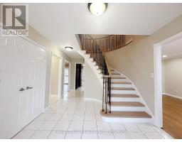 Games room - 3 Veronica Crescent, East Gwillimbury, ON L0G1V0 Photo 3