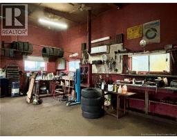 200 Rue Du Pecheur, Lameque, NB E8T1K2 Photo 2