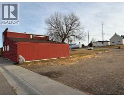 112 1 Street N, Image 3