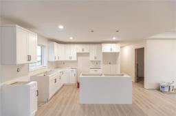 Primary Bedroom - 37 Parkside Crescent, Mitchell, MB R5G2X3 Photo 4