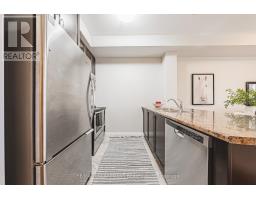 Living room - 221 35 Southshore Crescent, Hamilton, ON L8E0J2 Photo 4