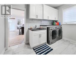 Laundry room - 32 Kingspoint Circle, Hamilton, ON L8E6C5 Photo 3