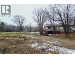 Kitchen/Dining room - 3 Green Street, Meadow Lake Rm No 588, SK S0M2M0 Photo 2