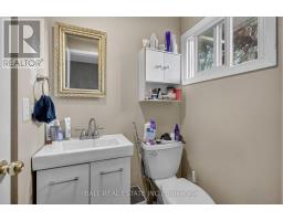 Living room - 2131 Walker Avenue, Peterborough, ON K9L1T6 Photo 5