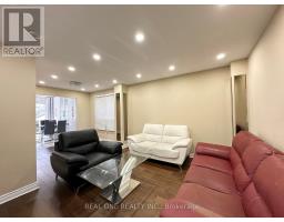 Kitchen - 144 Clansman Trail, Mississauga, ON L4Z3G8 Photo 3