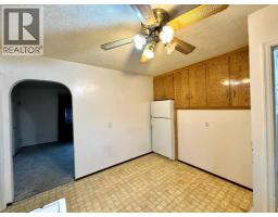 4pc Bathroom - 925 15 Street, Wainwright, AB T9W1E6 Photo 5