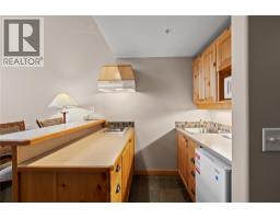 Living room - 5335 Big White Road Unit 220, Big White, BC V1P1T4 Photo 4