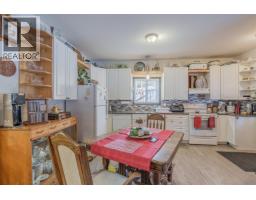 Foyer - 6154 Marlborough Road, Horse Lake, BC V0K1X3 Photo 4