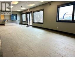 4704 54 Street, Image 2