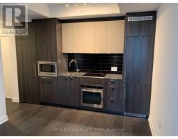 1912 115 Blue Jays Way, Image 2