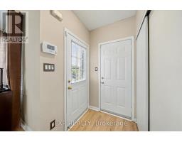 Bedroom 2 - 56 Hawthorne Crescent, Barrie, ON L4N9Y7 Photo 5