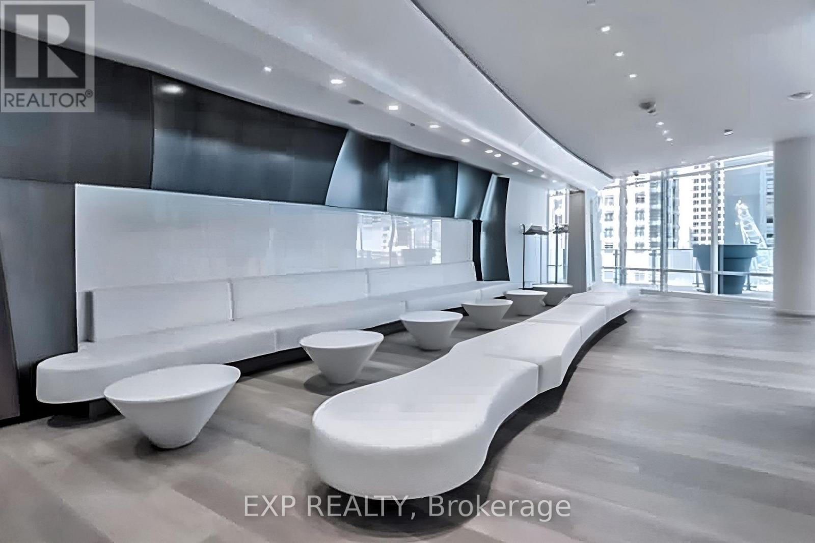 3211 1 Bloor Street E