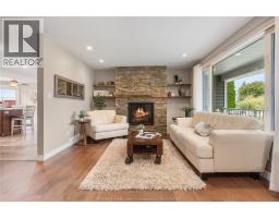 Kitchen - 215 County Rd 34 West, Cottam, ON N8M2X5 Photo 5