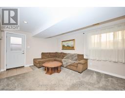 Kitchen - 2989 Loyalist Avenue, Niagara Falls, ON L2J3K8 Photo 3