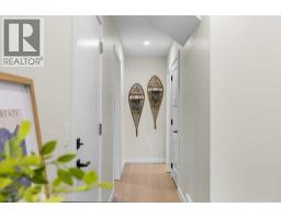 Dining room - 102 1330 1st Avenue, Canmore, AB T1W1M4 Photo 4