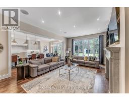 Dining room - 19 Glenhill Trail, Whitchurchstouffville, ON L4A1L9 Photo 5