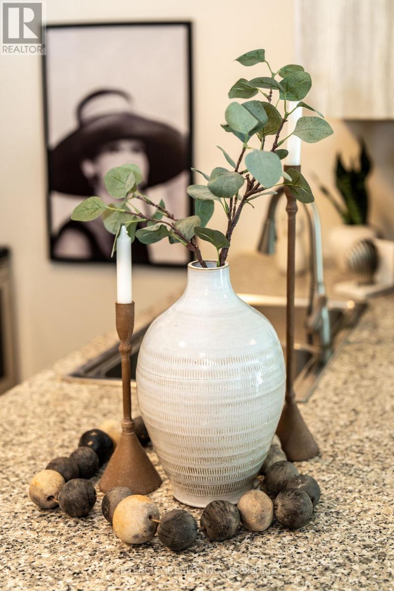 1706 16 Harrison Garden Boulevard