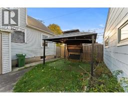 Family room/Fireplace - 448 Ellis Street West, Windsor, ON N8X1B2 Photo 5