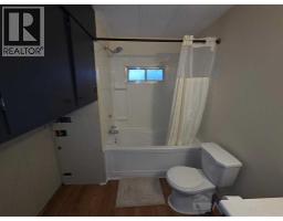 Eat in kitchen - 5107 5113 5117 51 Avenue, Berwyn, AB T0H0E0 Photo 5