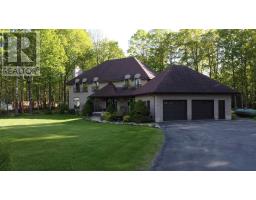 Living room - 1409 Littleton St, Richards Landing, ON P0R1J0 Photo 4