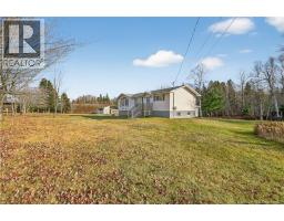 Living room - 309 Morrison, Beresford, NB E8K2H8 Photo 4