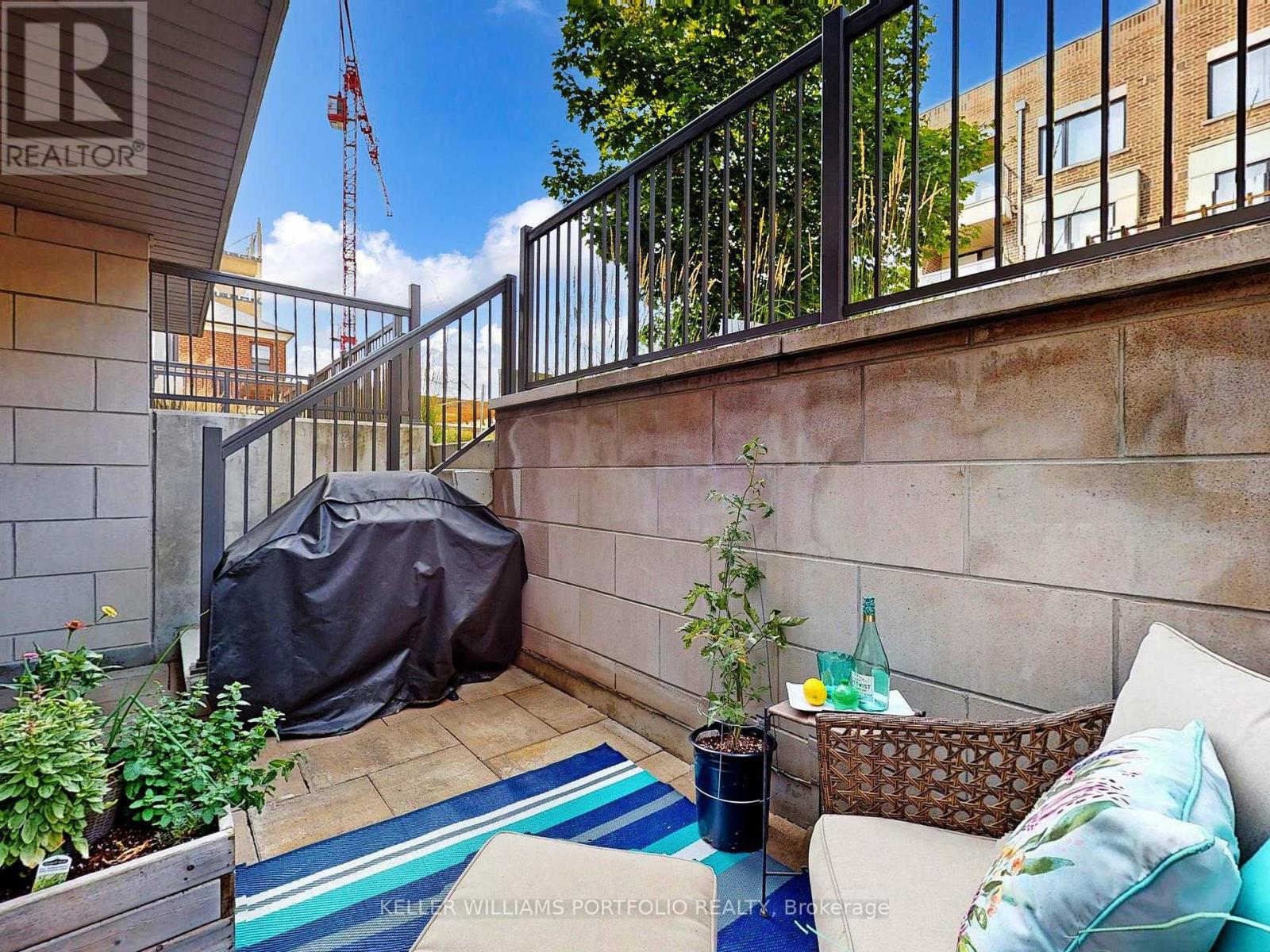 212 252 Royal York Road